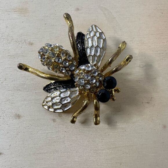 Vintage Jewelry - Vintage 70s Rhinestone Bee Insect Brooch